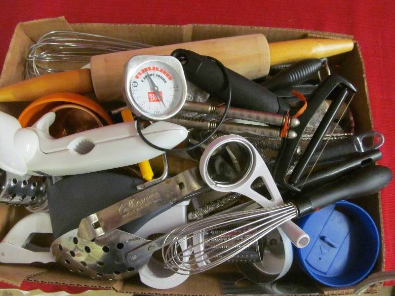 lot 120 image: kitchen utensils