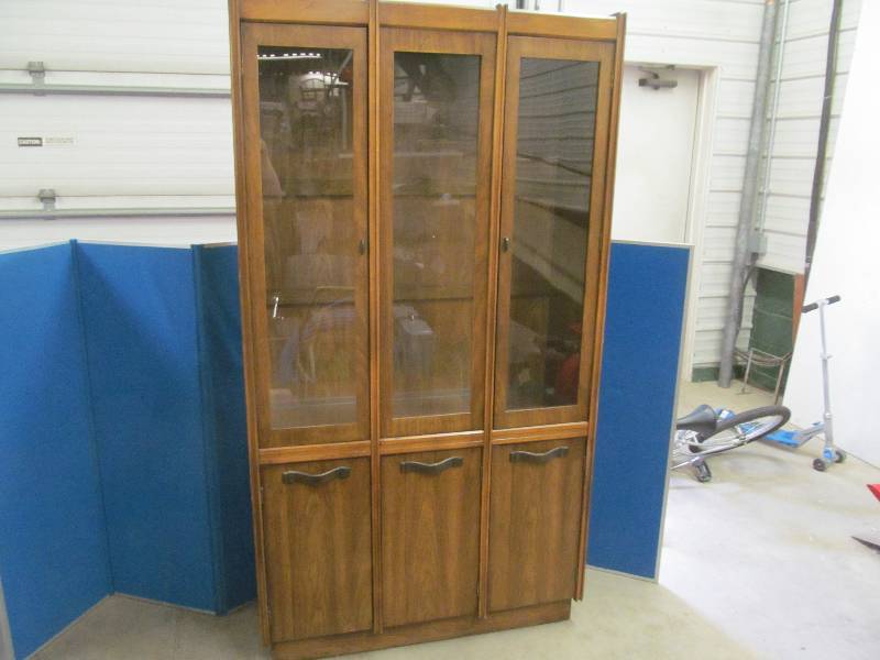lot 158 image: China Cabinet