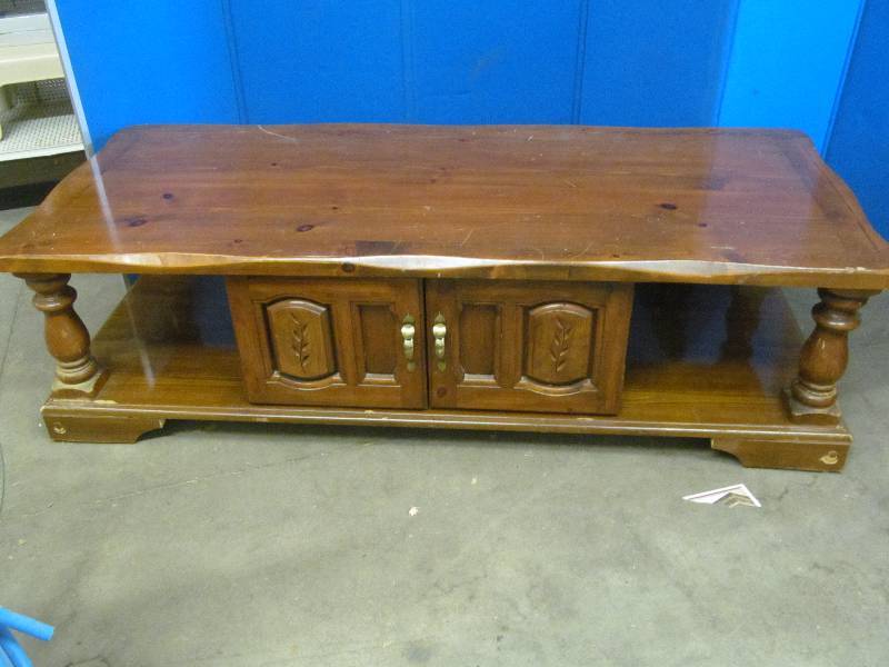 lot 159 image: coffee table