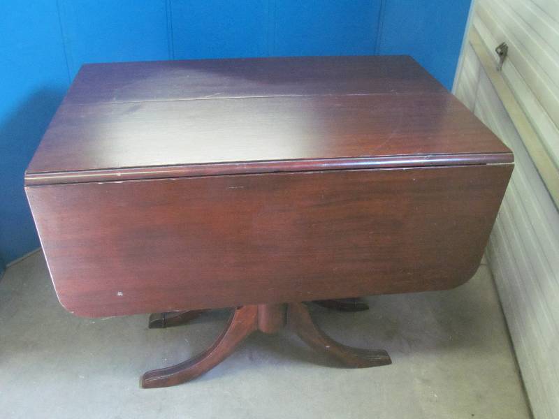 lot 160 image: Table