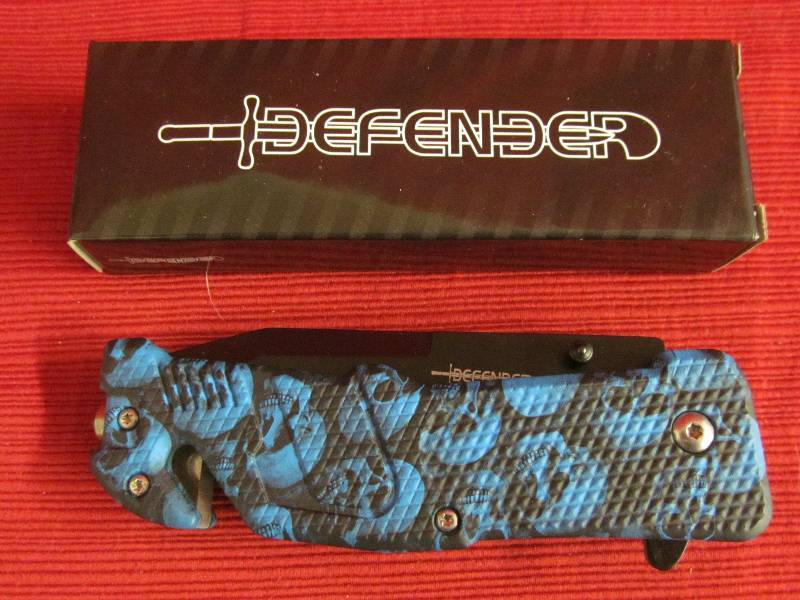 lot 162 image: Defender Knife