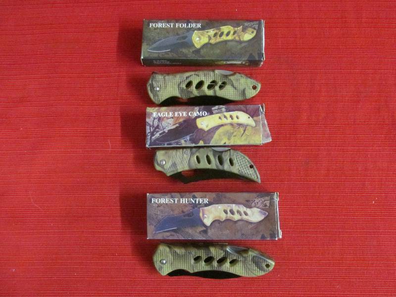 lot 163 image: Knives