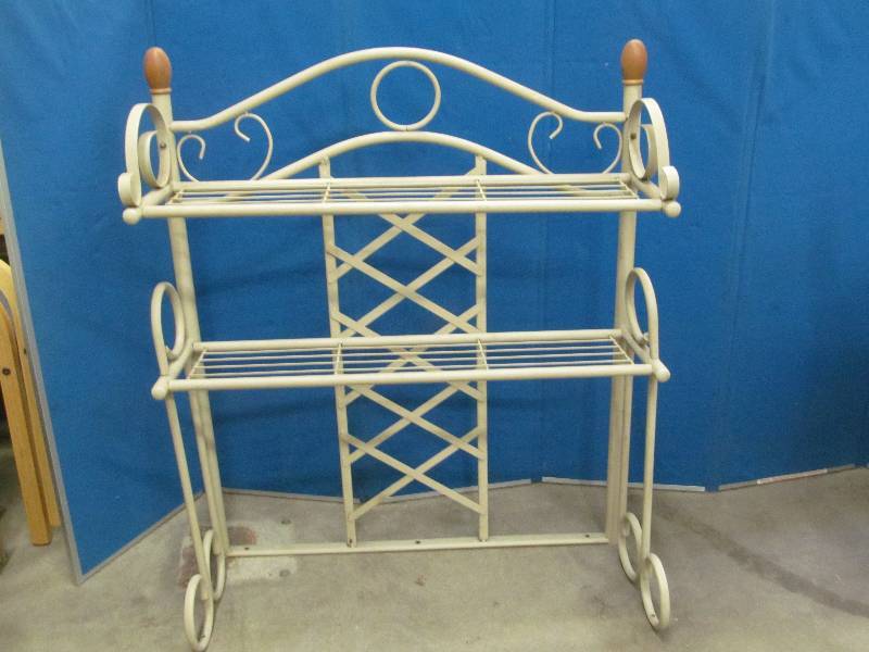lot 164 image: Rack