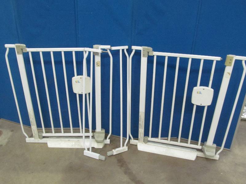 lot 169 image: Door Gates