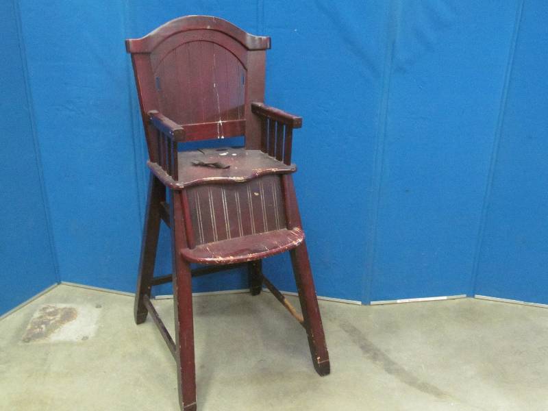 lot 174 image: Booster Chair