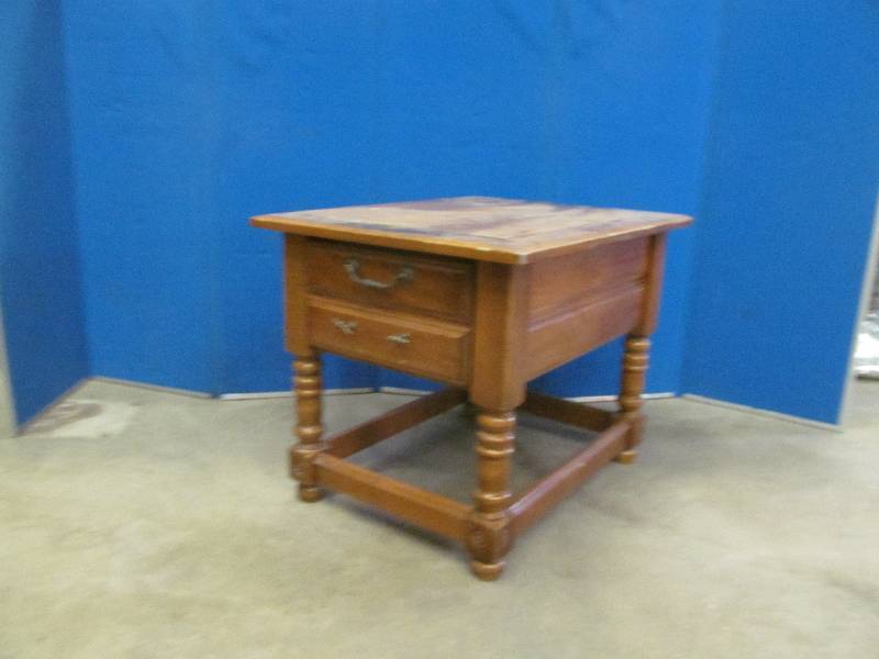 lot 182 image: end table