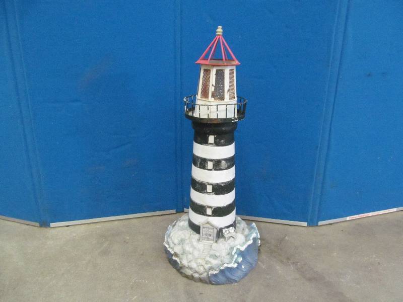 lot 193 image: Lighthouse Dcor