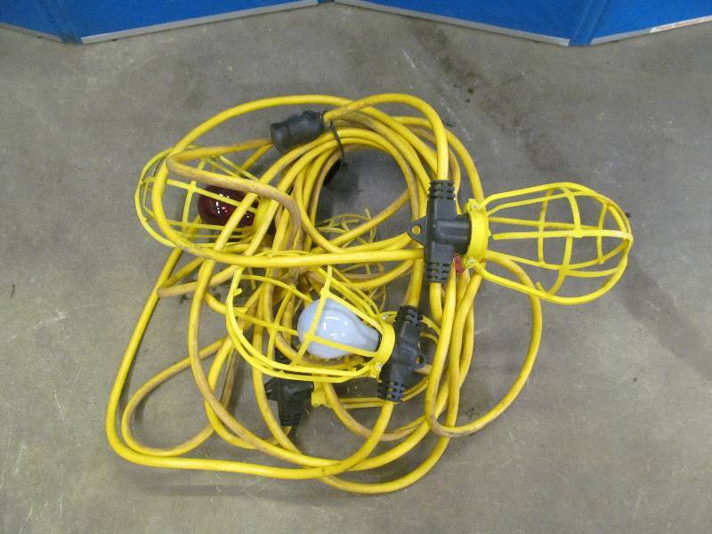 lot 200 image: Light Cord