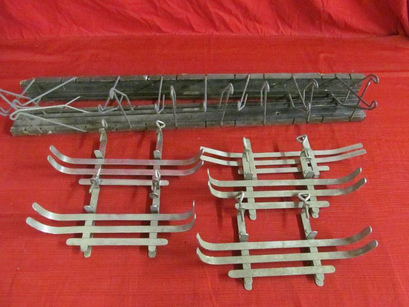 lot 208 image: Menu Holders