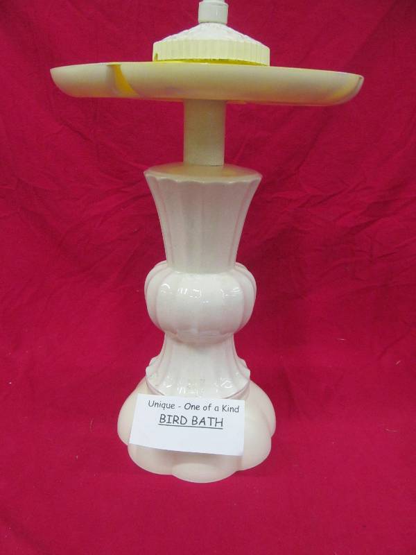 lot 210 image: Bird Bath