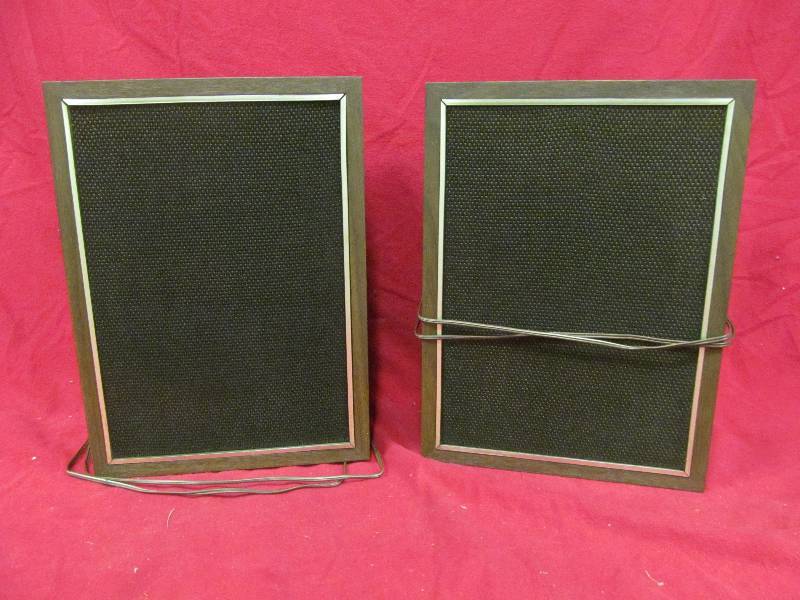 lot 214 image: Speakers