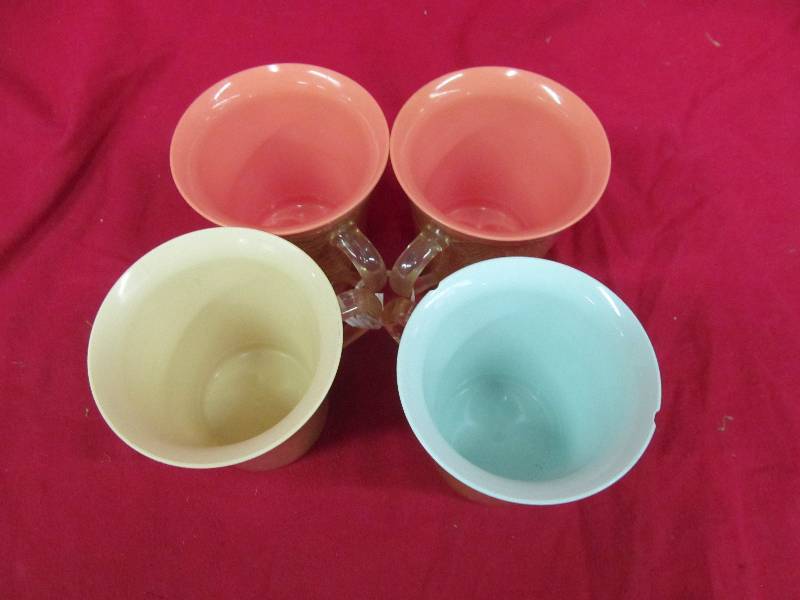 lot 222 image: Melamine cups