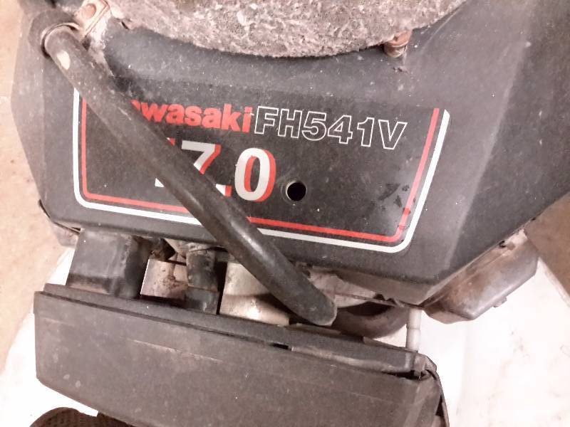 lot 34 image: KAWASAKI, FH541V Floor Burnisher.  2223 hours  Propane operated