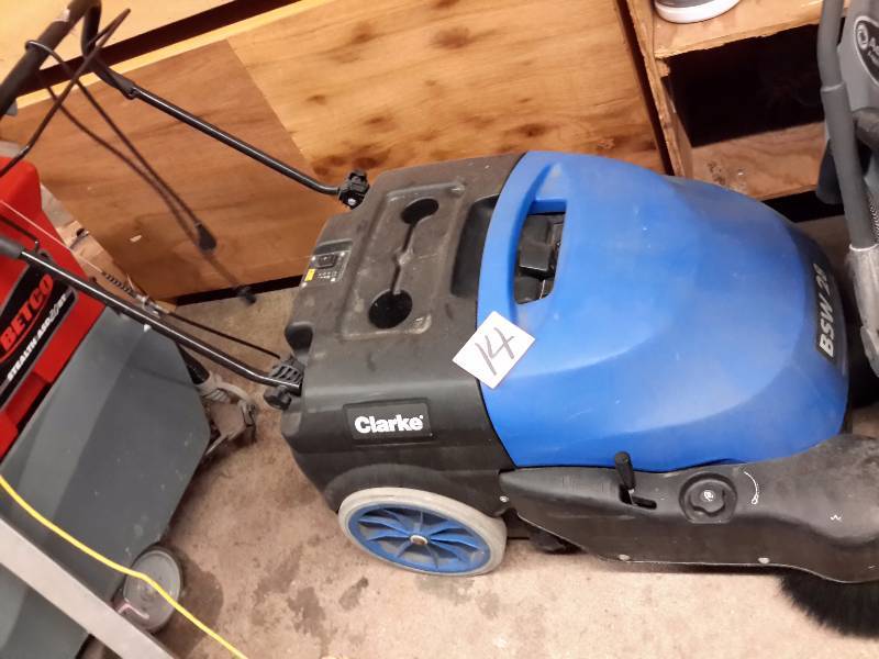 lot 14 image: Clarke BSW 28, Sweeper.. Good condition