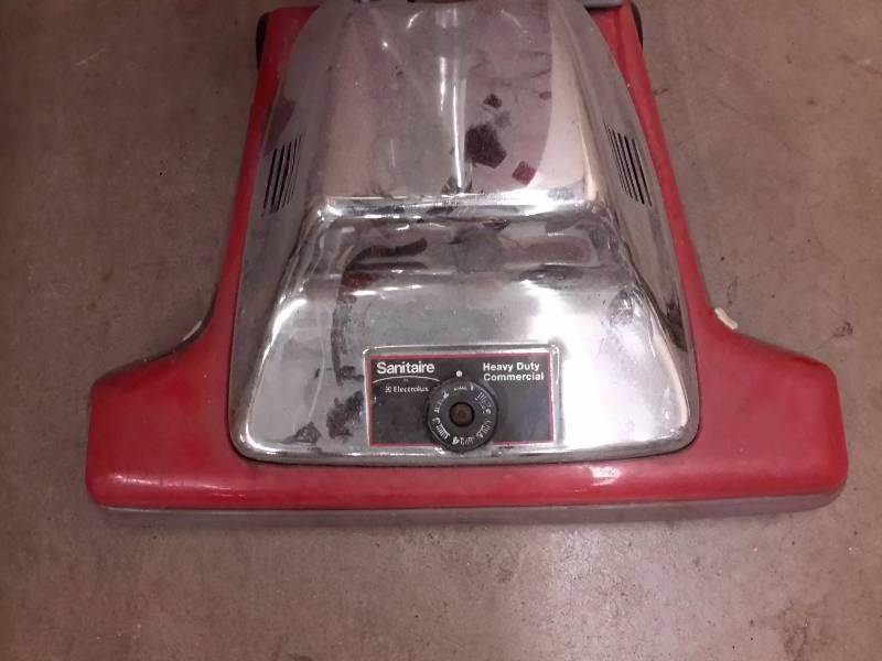 lot 152 image: Sanitaire Commercial Vacuum