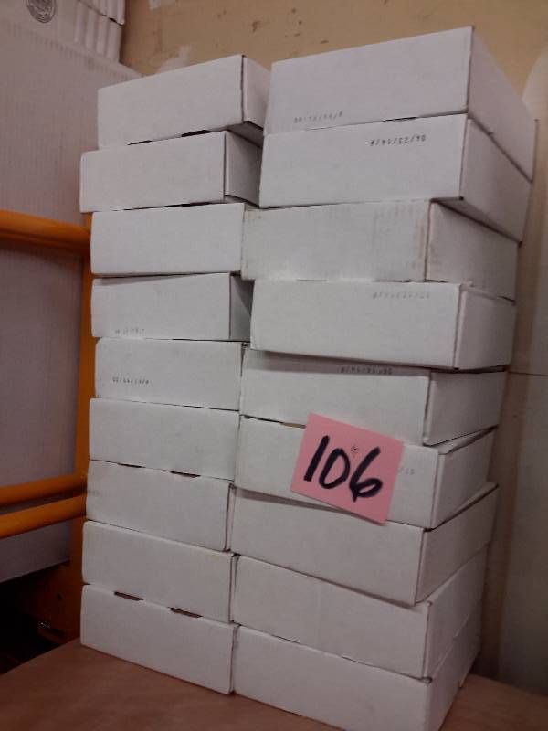 lot 106 image: 18 Cases of SANOR BREEZE SCREENS..(10 per case).  Country Berry Mandarin Mist Green Melon