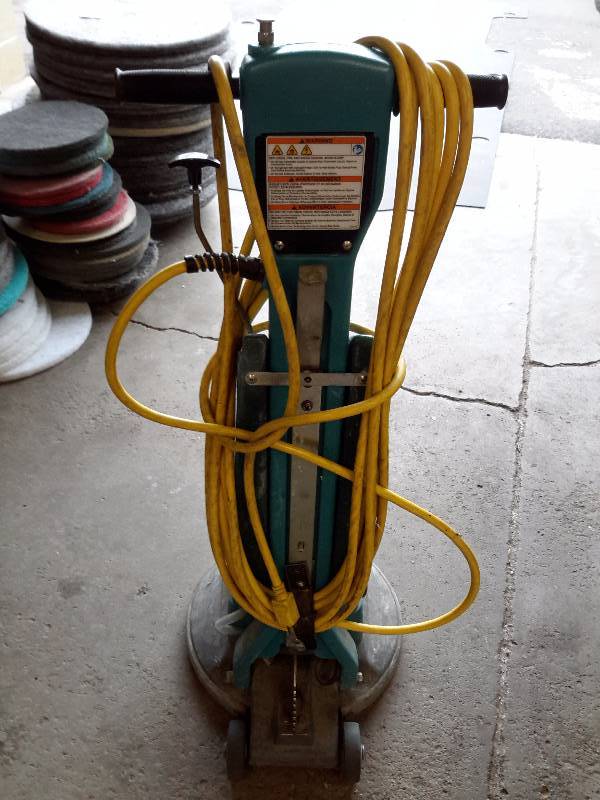 lot 30 image: 8 In Swing Machine