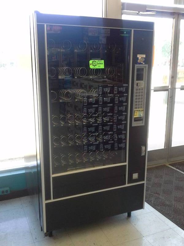 lot 300 image: Vending Machine