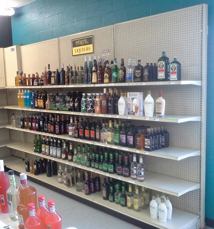 lot 301 image: Retail Display Shelves