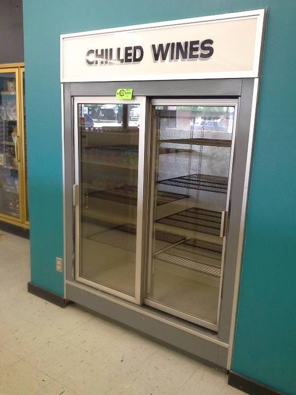 lot 306 image: Sliding Door Cooler