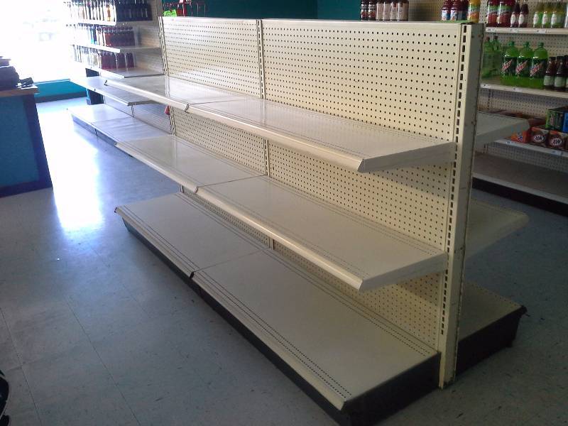 lot 307 image: Retail Display Shelves