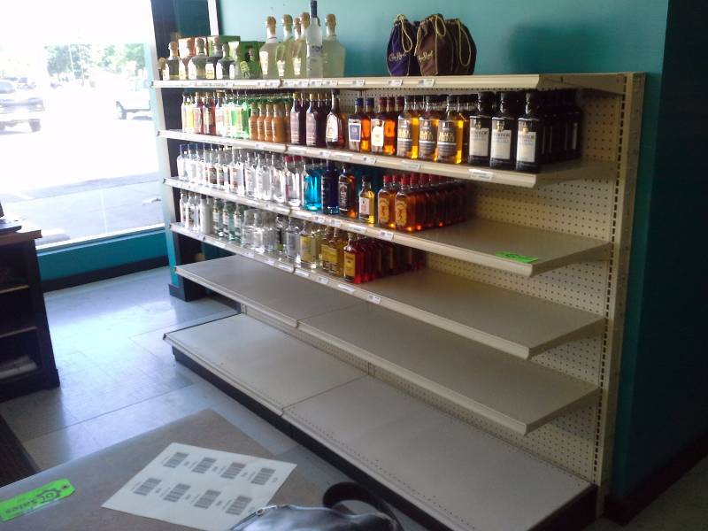 lot 310 image: Retail Display Shelves