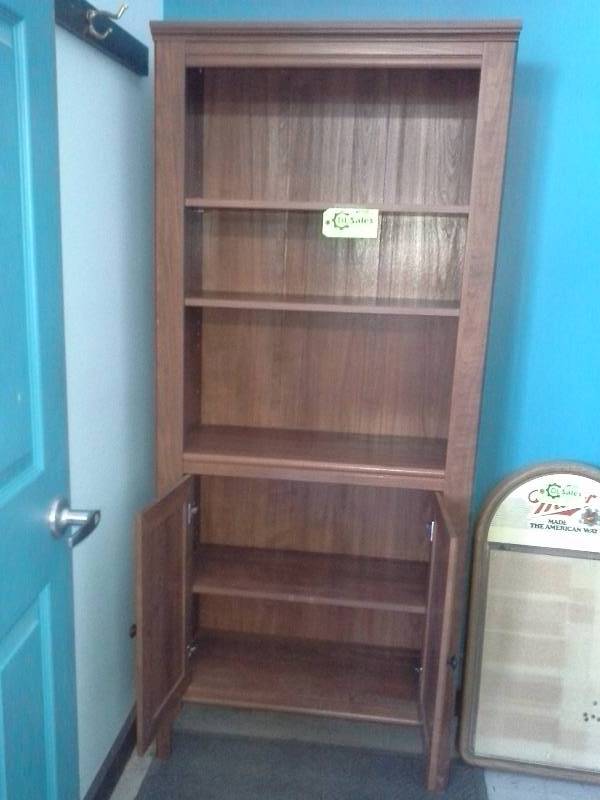 lot 316 image: Hutch(Wood)