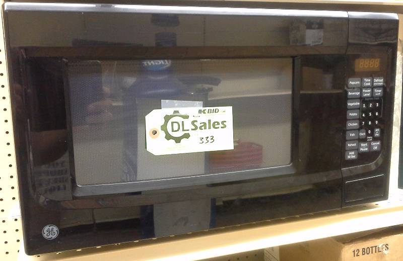 lot 333 image: Microwave