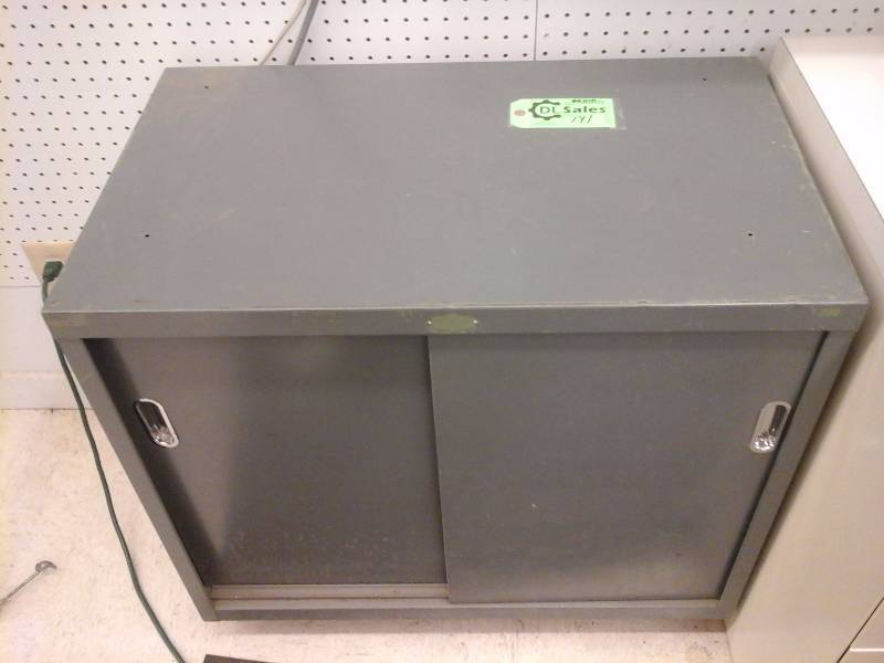 lot 141 image: Storage Cabinet