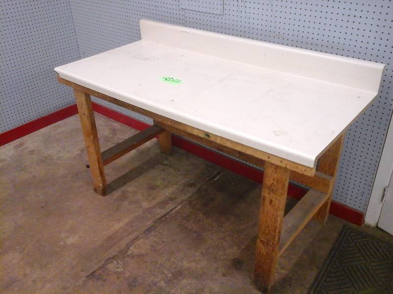 lot 152 image: Work Bench
