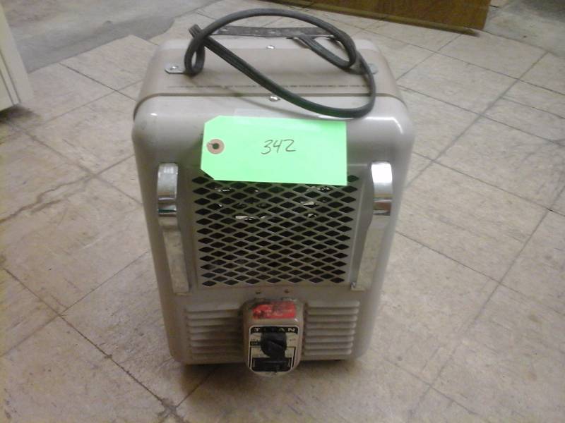 lot 342 image: Portable heater and fan