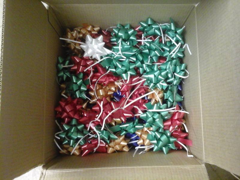 lot 345 image: Christmas Bows