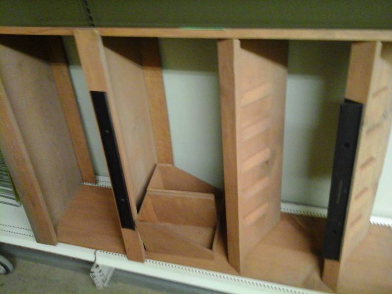 lot 353 image: Wood Display Shelf