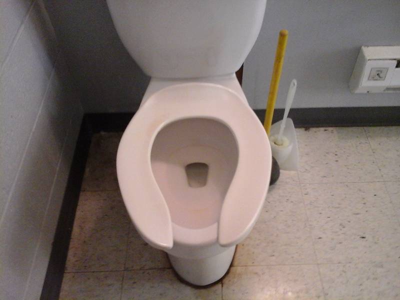 lot 45 image: Commercial Toilet