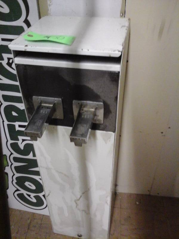 lot 50 image: Detergent Dispenser