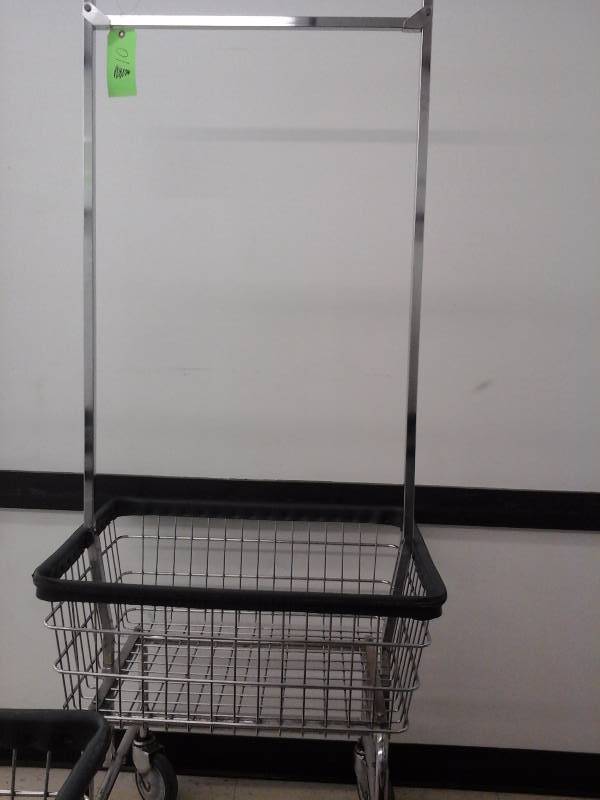 lot 10 image: 4 wheel laundry basket