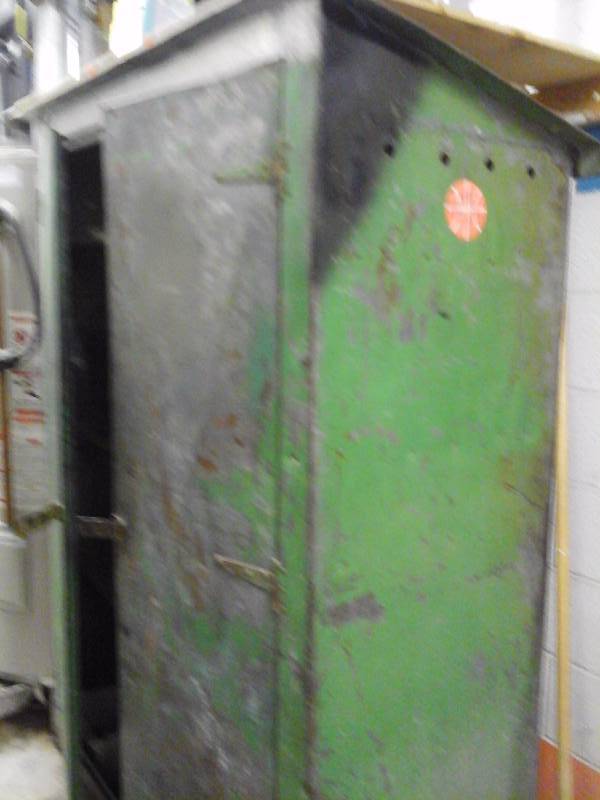 lot 54 image: Metal Storage Unit