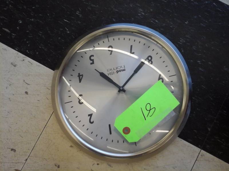 lot 81 image: Wall Clock