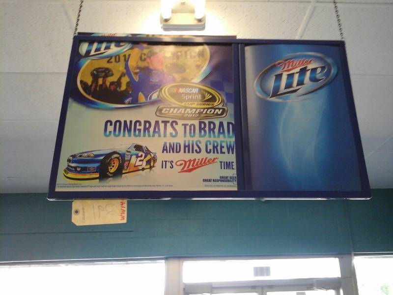 lot 291 image: Miller Lite Sign