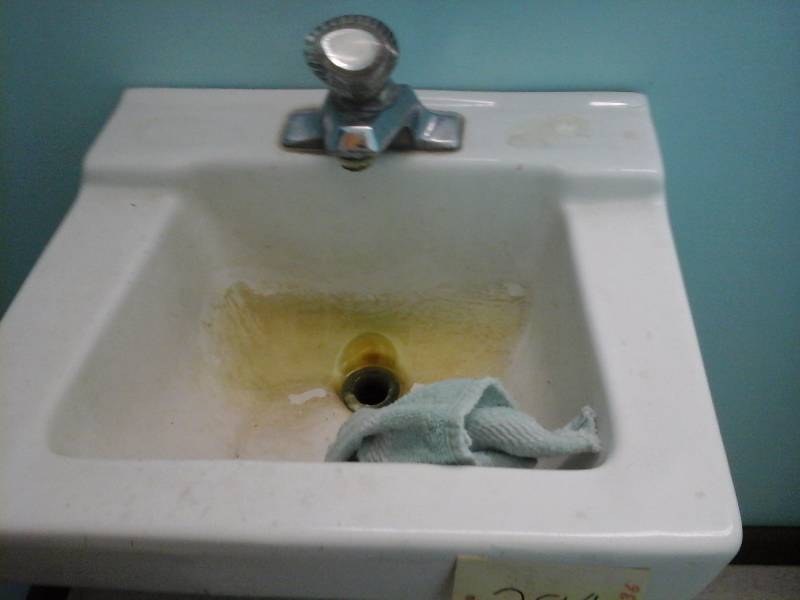lot 288 image: Commercial Sink and Faucet