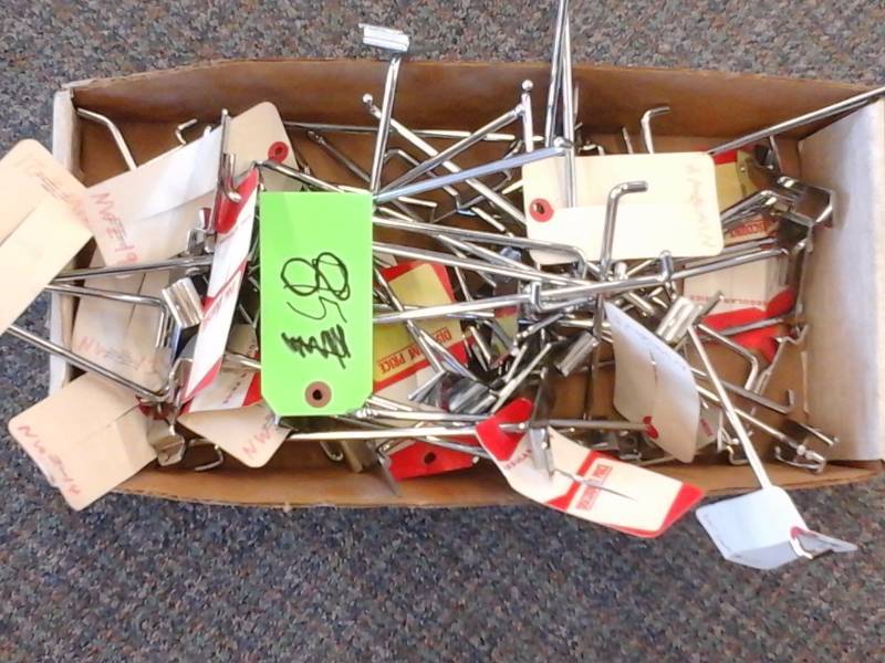 lot 85 image: Display Shelf Hooks
