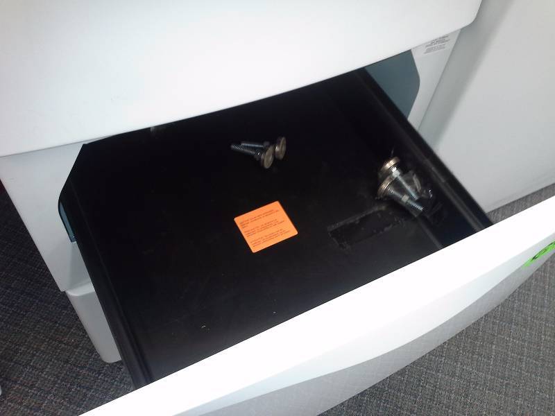 lot 92 image: Washer and Dryer Pedestal
