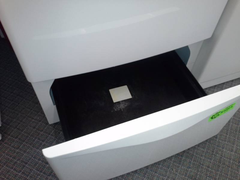 lot 93 image: Washer and Dryer Pedestal