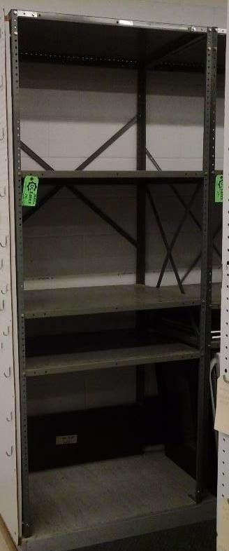 lot 265 image: Metal Shelving Unit