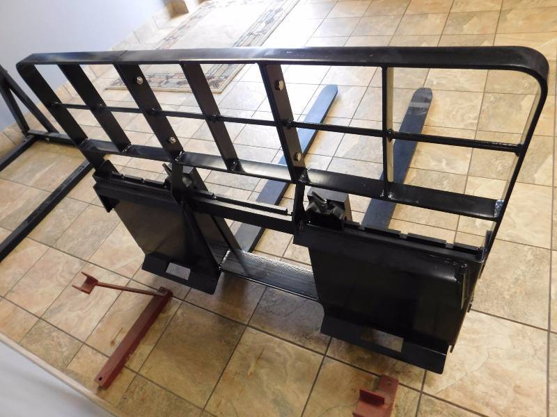 lot 4 image: Skid Steer Pallet Forks