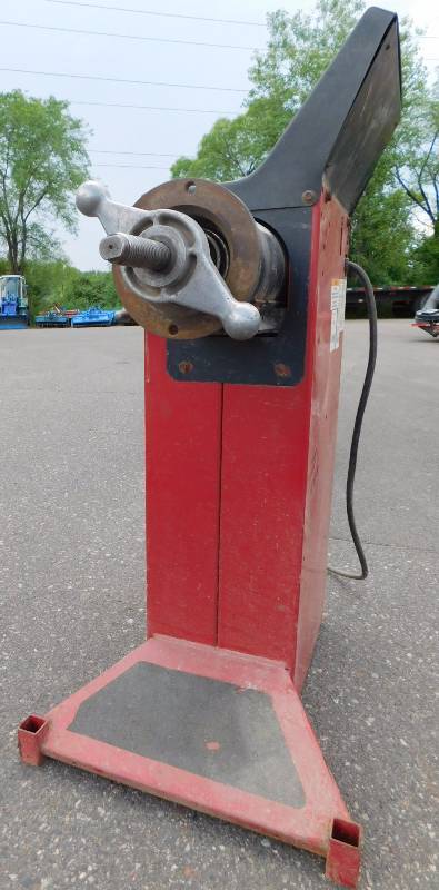 lot 12 image: Coats 700 Tire Balancer