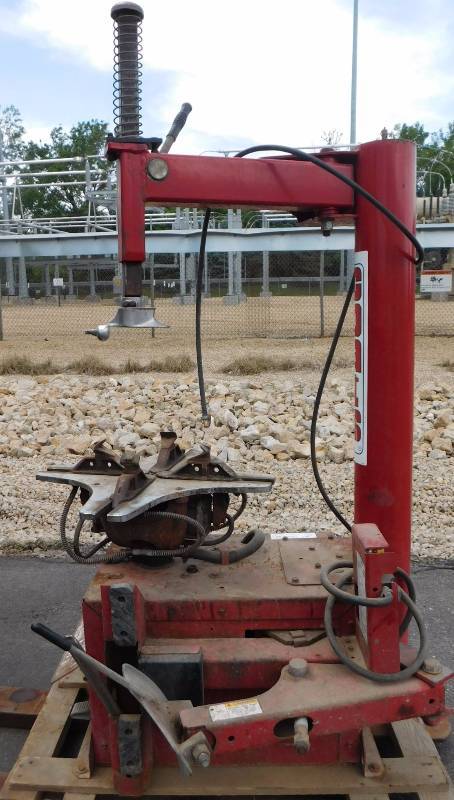 lot 11 image: Coats Rim Clamp 5030A  Tire Changer