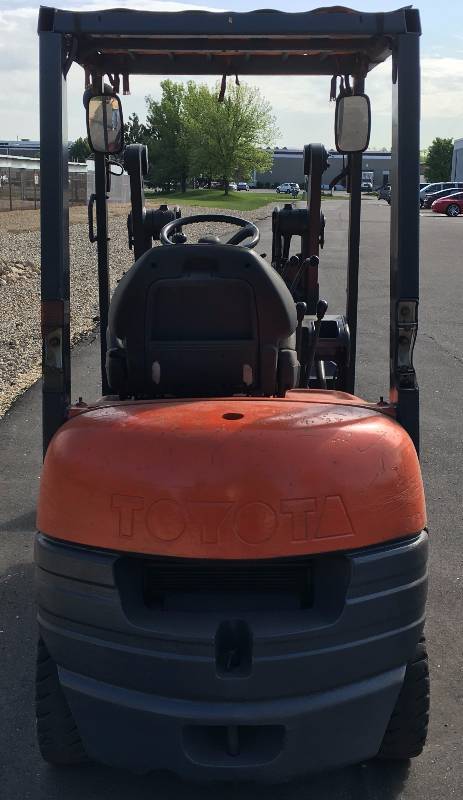 lot 1 image: 1998 Toyota Shovel Loader