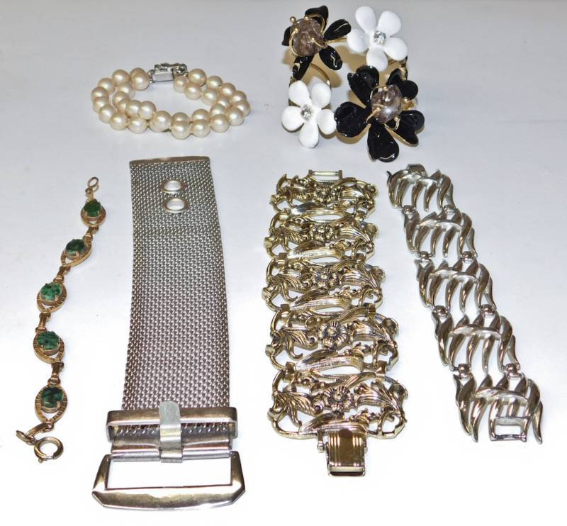 6 bracelets 4 are chunky
