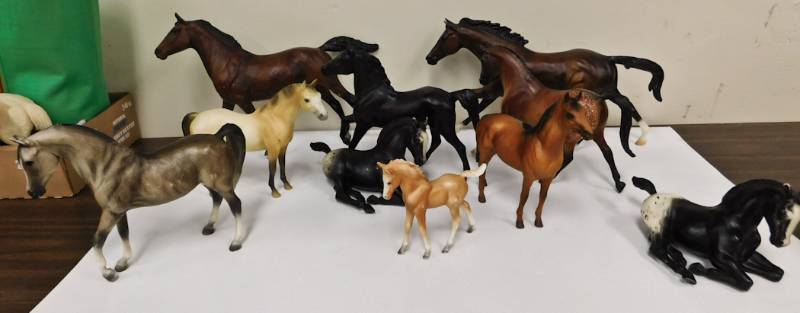 lot of horse figurines